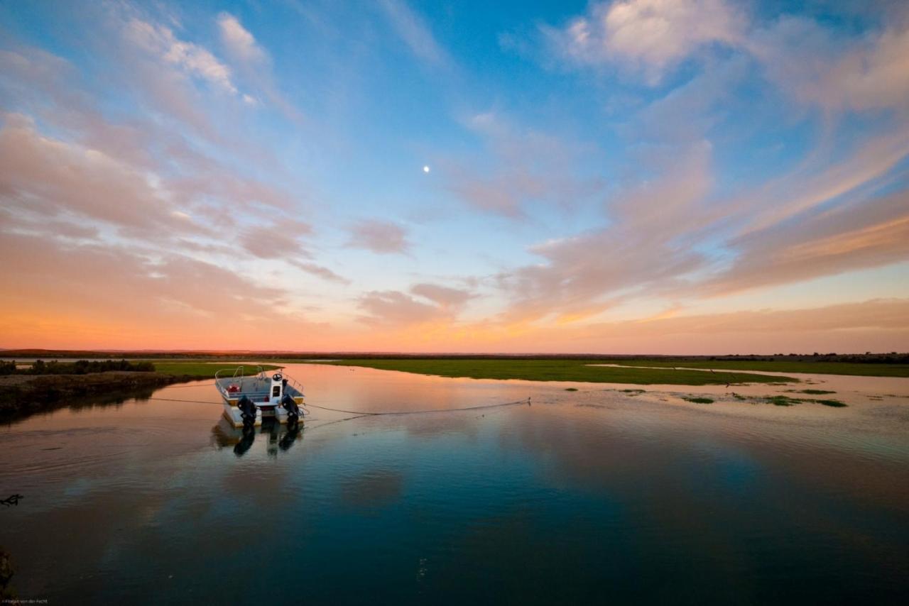 Bahia Bustamante Lodge Екстер'єр фото